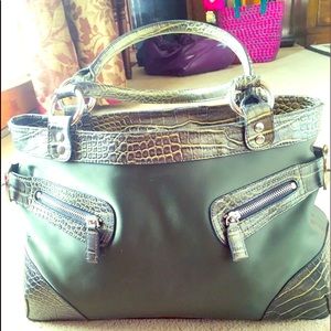 SALE ‼️LIKE NEW MAX STUDIO OLIVE GREEN BAG